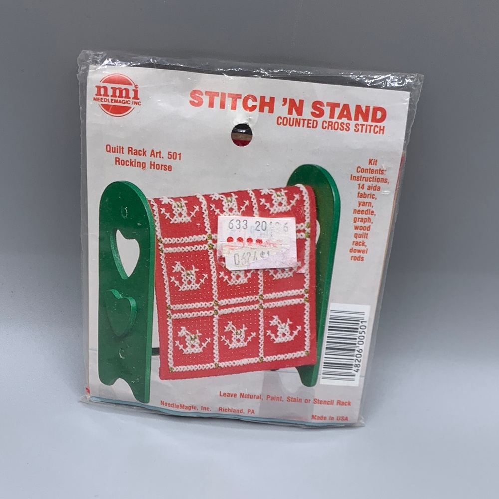 Miniature Doll House Stitch ‘n Stand Counted Cross Stitch Red & Green Quilt Rack